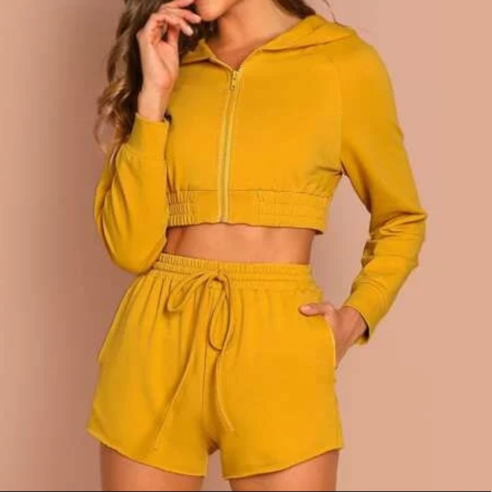 Crop hoodie & shorts set